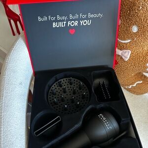 Fhi Black Hair Dryer with Ergonomic Design